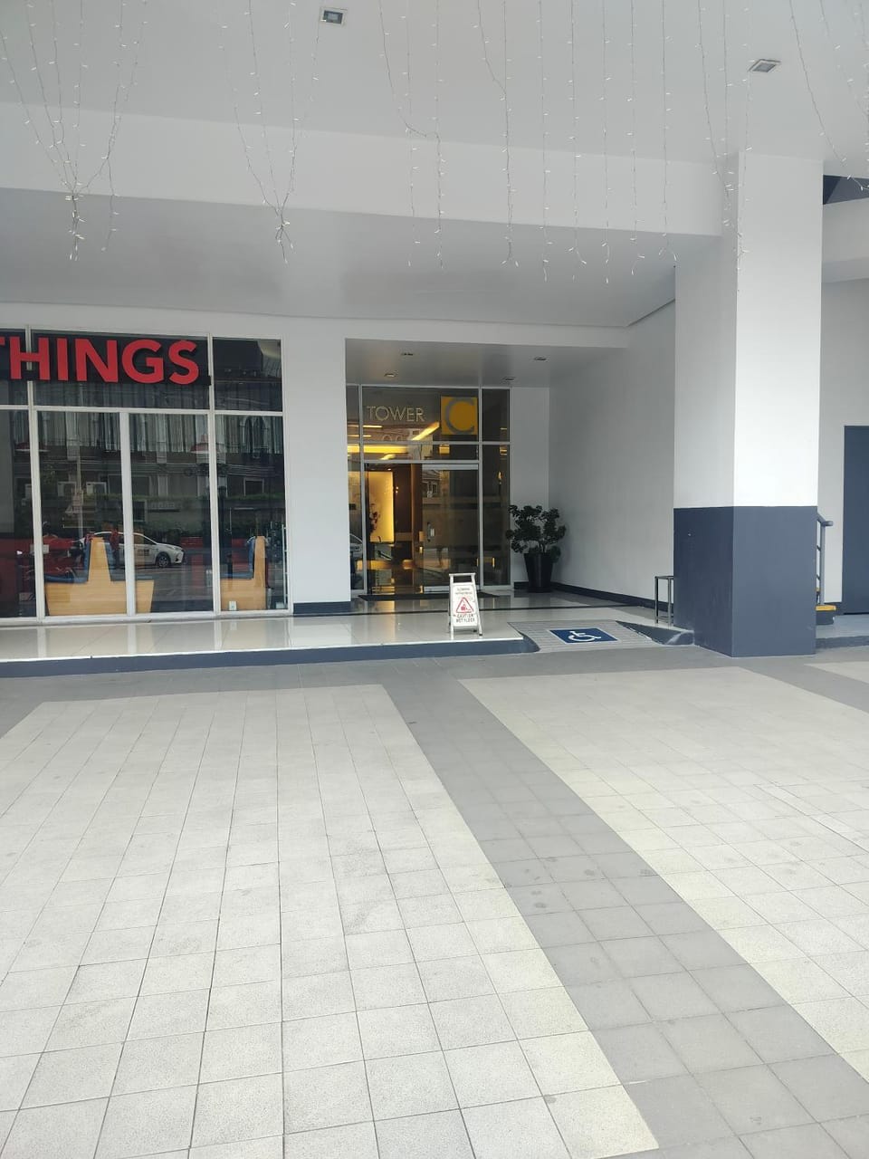 Facade/entrance