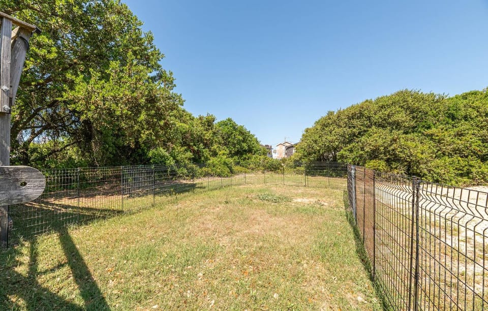 House with No Name - Nags Head MP 10.5, Oceanside, 340 Yds to Beach, Pets OK, YR Flex Stays House in Nags Head