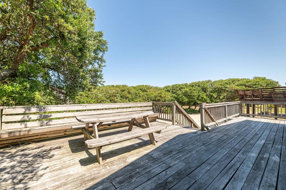 House with No Name - Nags Head MP 10.5, Oceanside, 340 Yds to Beach, Pets OK, YR Flex Stays House in Nags Head