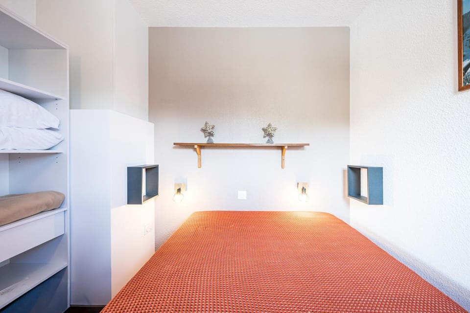 Property building, Living room, Bedroom