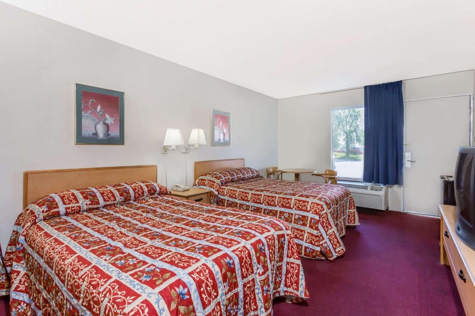 Bed, Photo of the whole room, Bedroom, On site