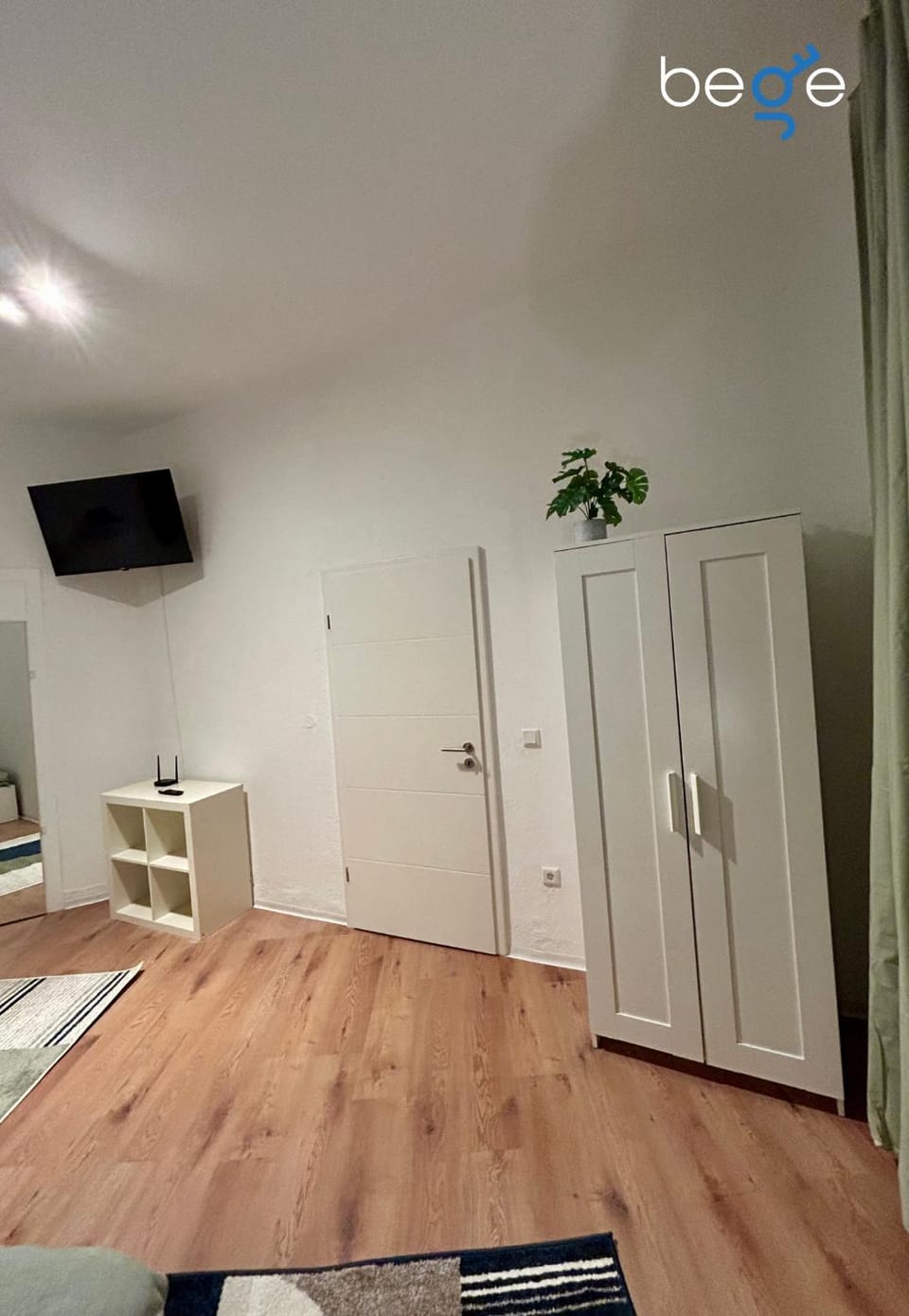 Bed, TV and multimedia, Photo of the whole room, Bedroom, wardrobe