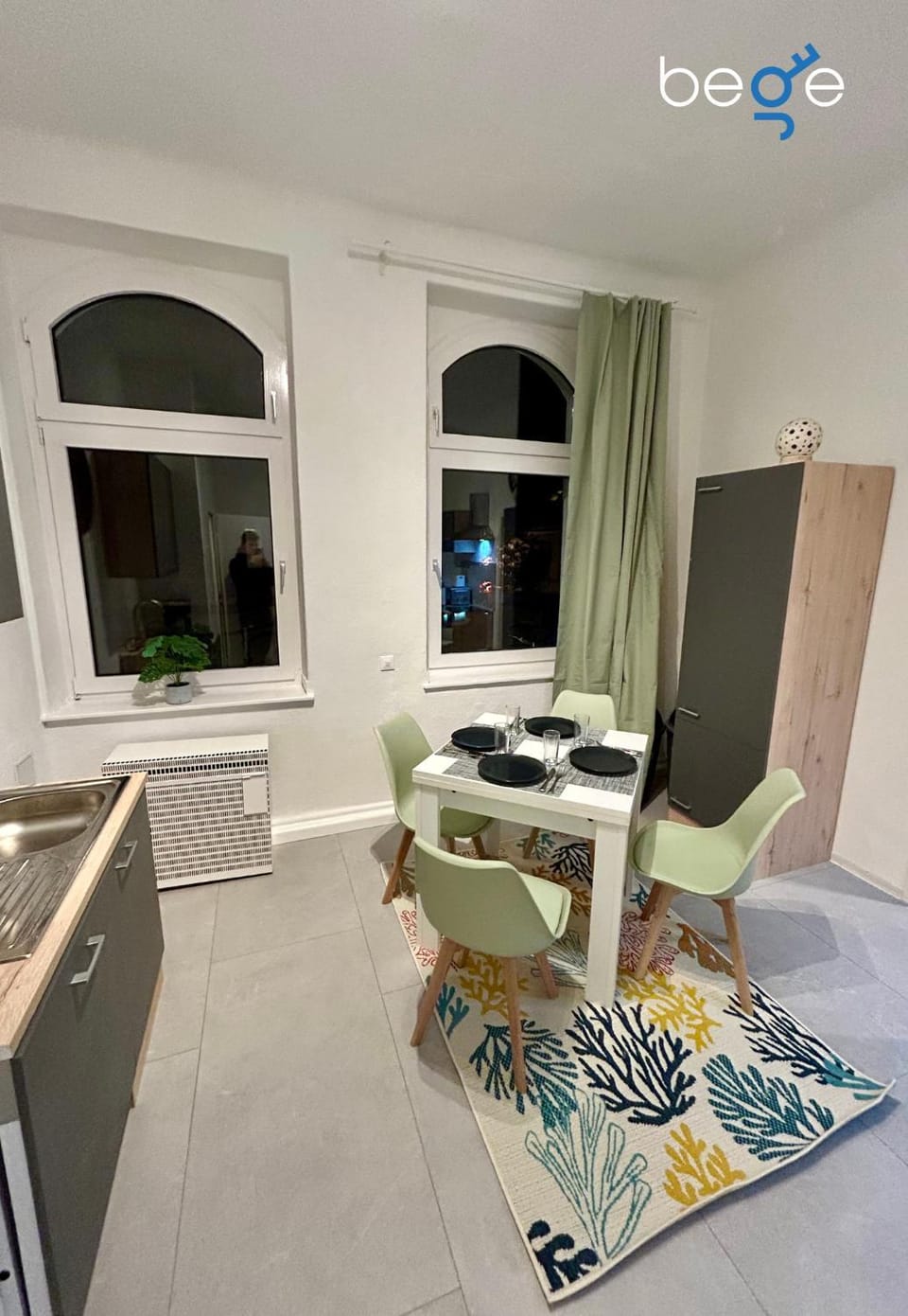 Seating area, Dining area