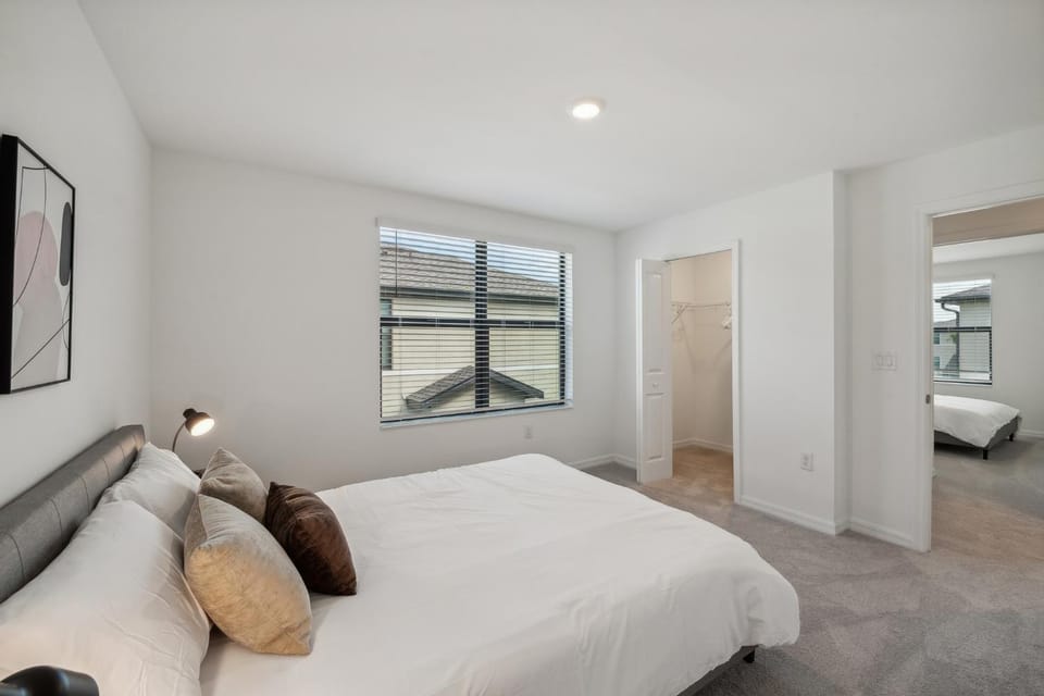 Sunny Escape Fresh, Modern Townhome Near Beaches Apartment in North Port