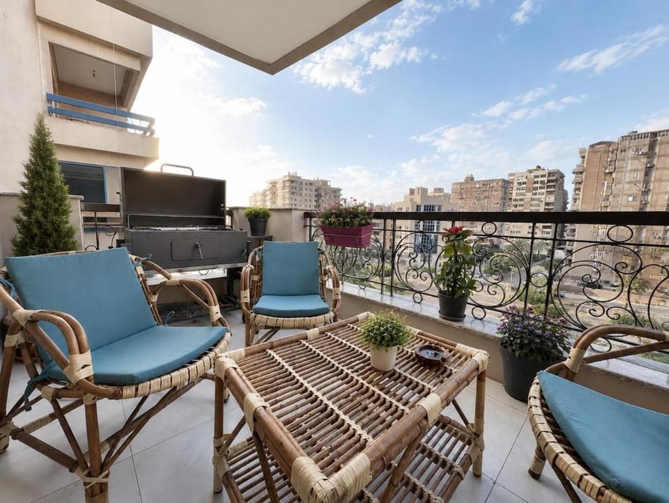 Bright 3BR Nasr City Stay Balcony and BBQ Apartment in New Cairo City
