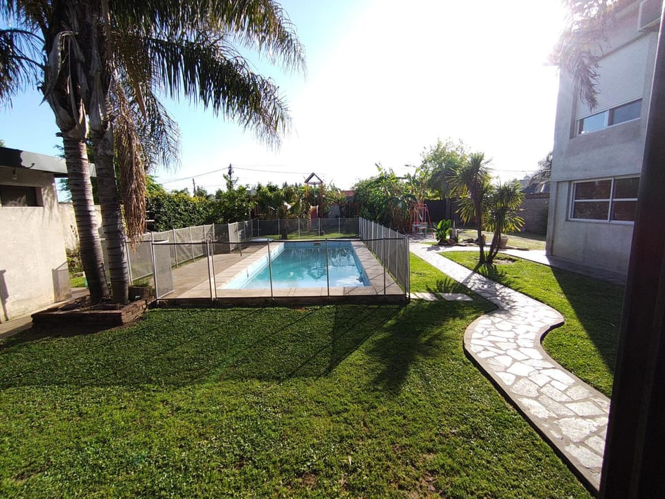 Ohana House in Zarate