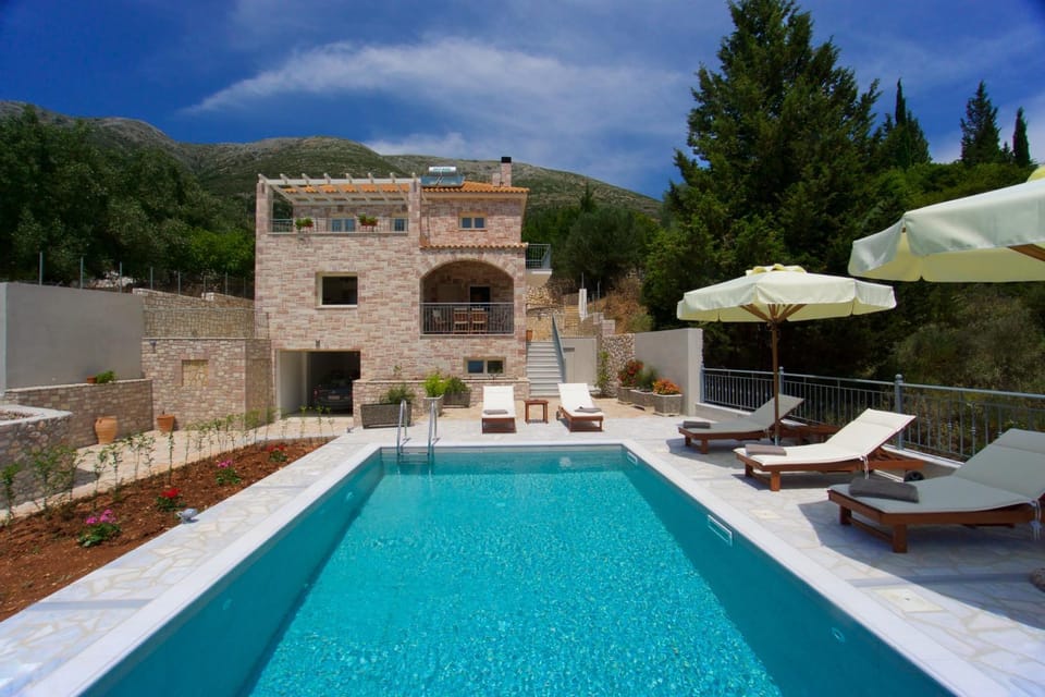 Swimming pool, sunbed