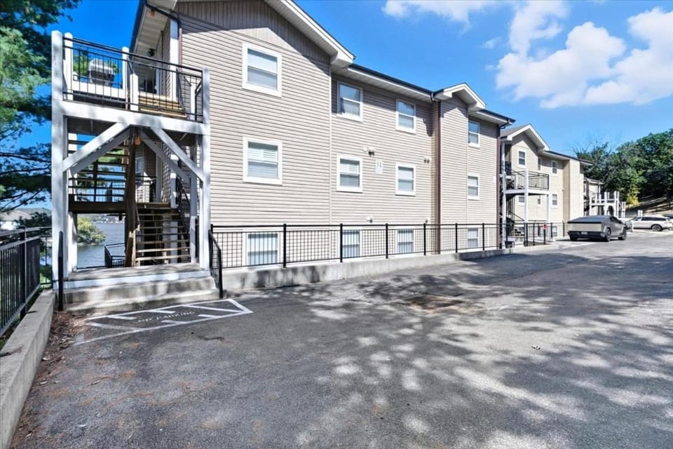 Property building, Day, Location, Parking