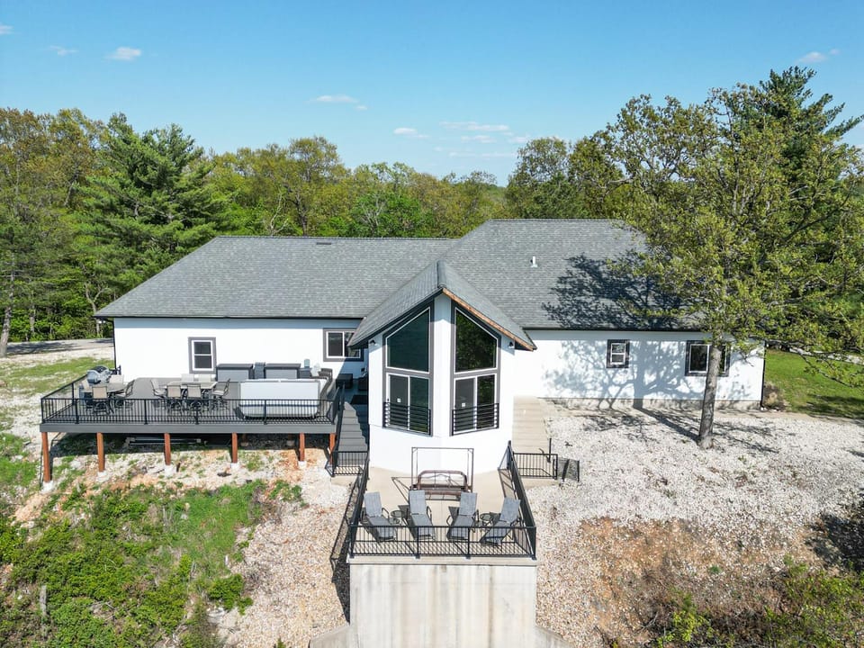 Property building, Day, Natural landscape, Garden