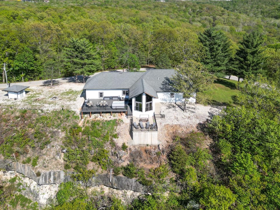 Property building, Day, Bird's eye view