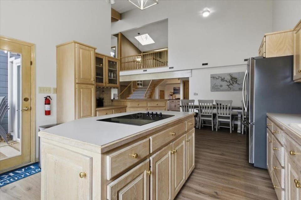 Kitchen or kitchenette, kitchen