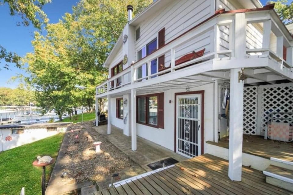 Property building, Day