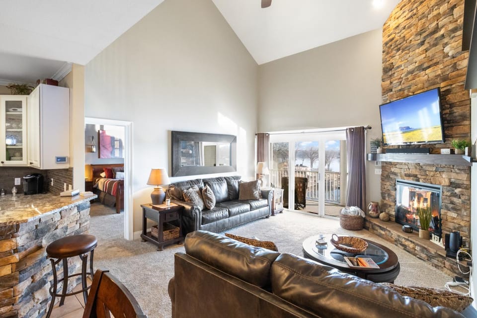 TV and multimedia, Living room, Seating area