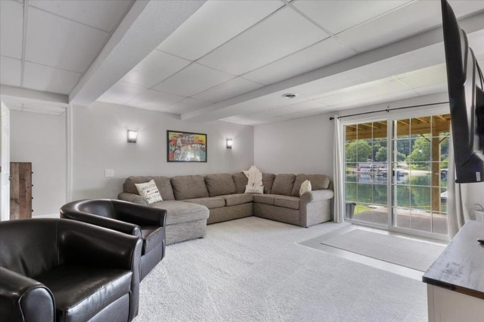 TV and multimedia, Living room, Seating area