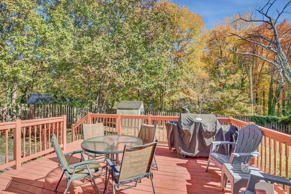 Stunning Entire Home in Lanham MD close to DC Apartment in Prince Georges County