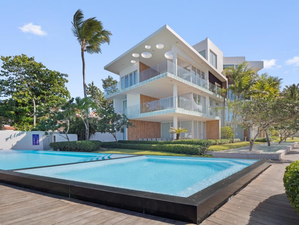 Stay at Ultravioleta Cabarete Beachfront Apartments by EvoKey Apartment in Cabarete