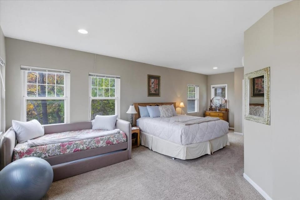 Bed, Bedroom