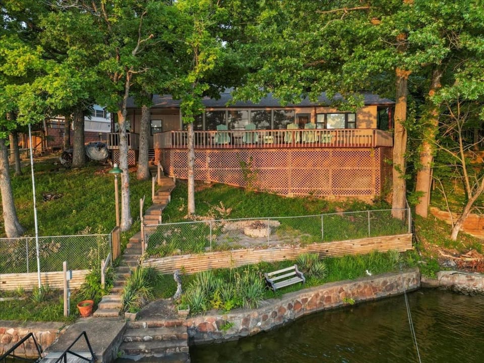 Property building, Day, Lake view