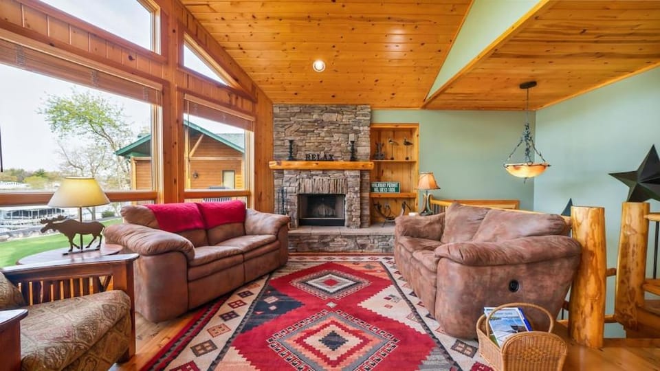 Living room, Seating area