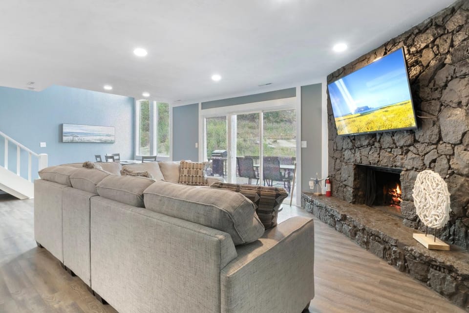 TV and multimedia, Living room, Seating area