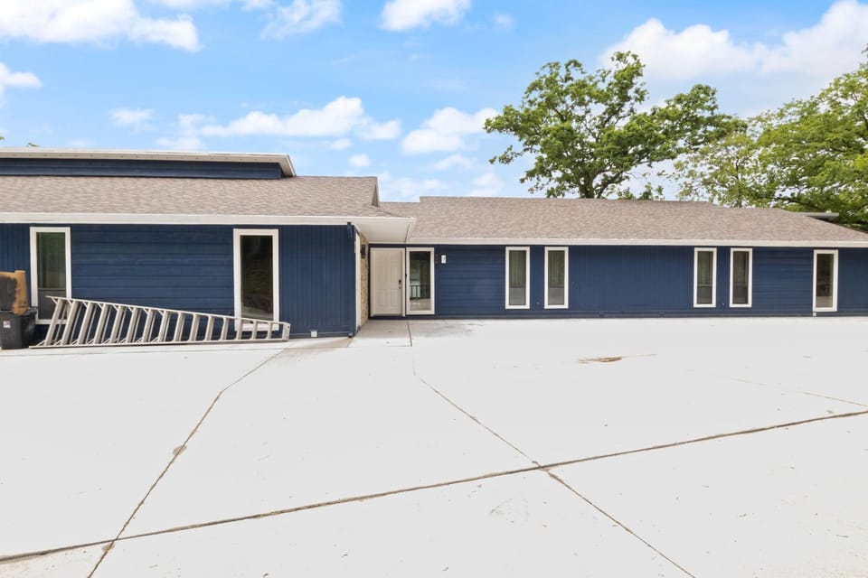 Property building, Day