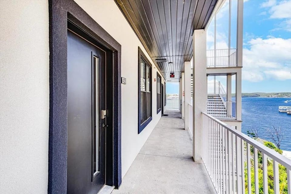 Property building, Facade/entrance, Day