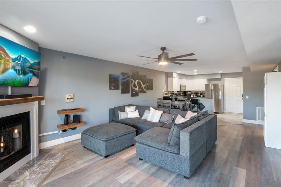 TV and multimedia, Living room, Seating area