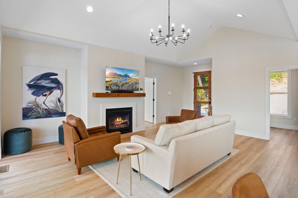 TV and multimedia, Living room, Seating area