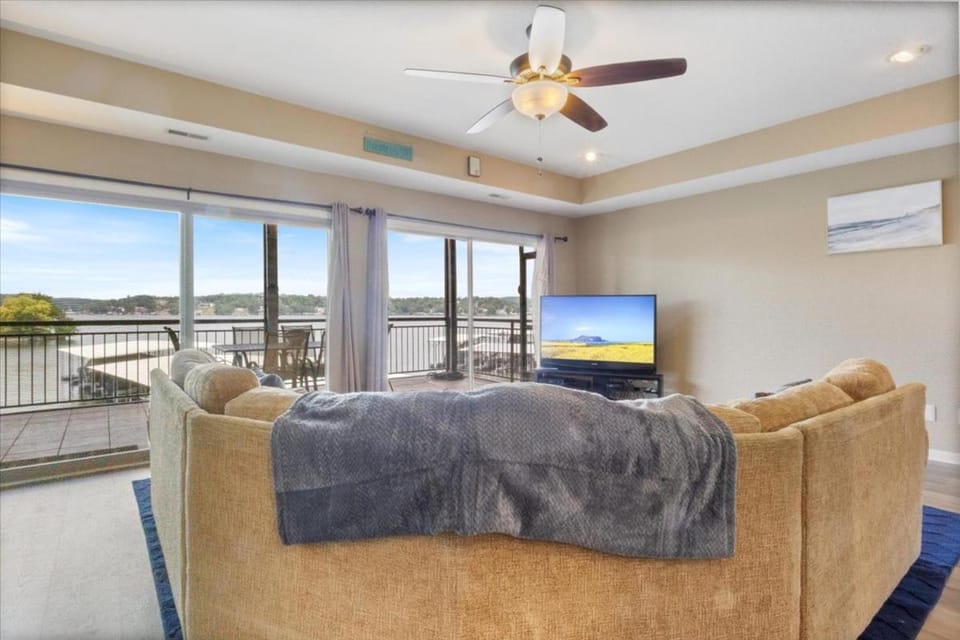 TV and multimedia, Balcony/Terrace, Seating area