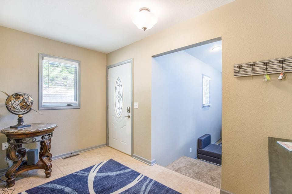 Living room, Decorative detail