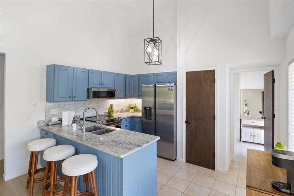 Kitchen or kitchenette, kitchen