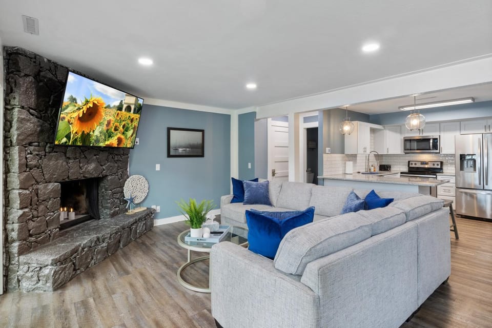 TV and multimedia, Living room, Seating area