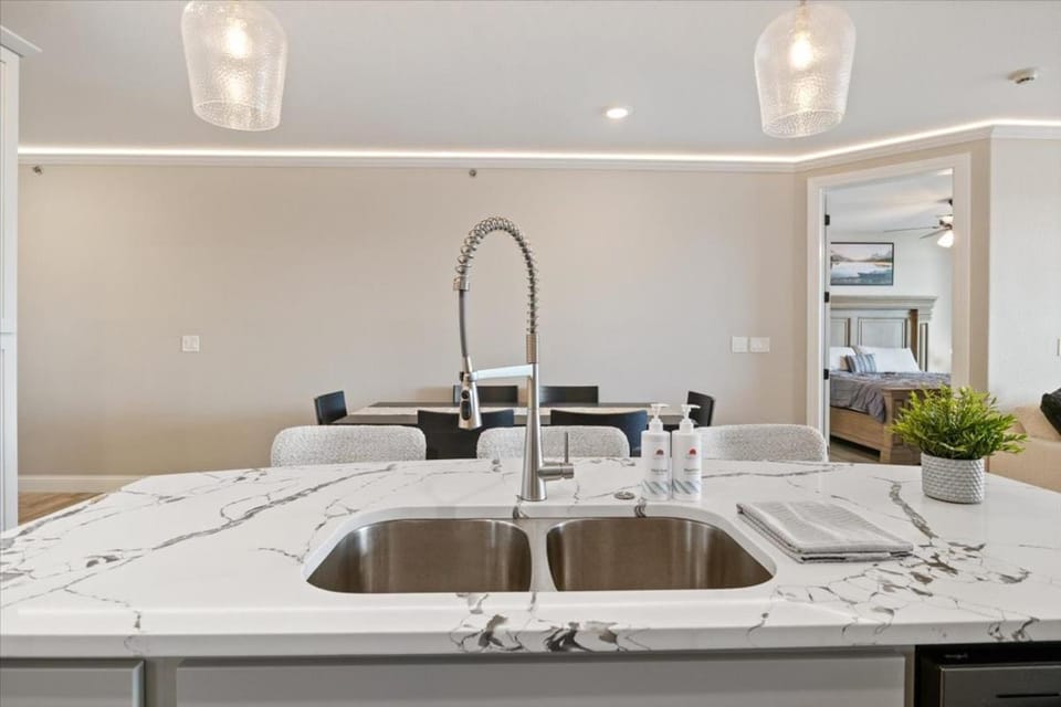 Kitchen or kitchenette, kitchen