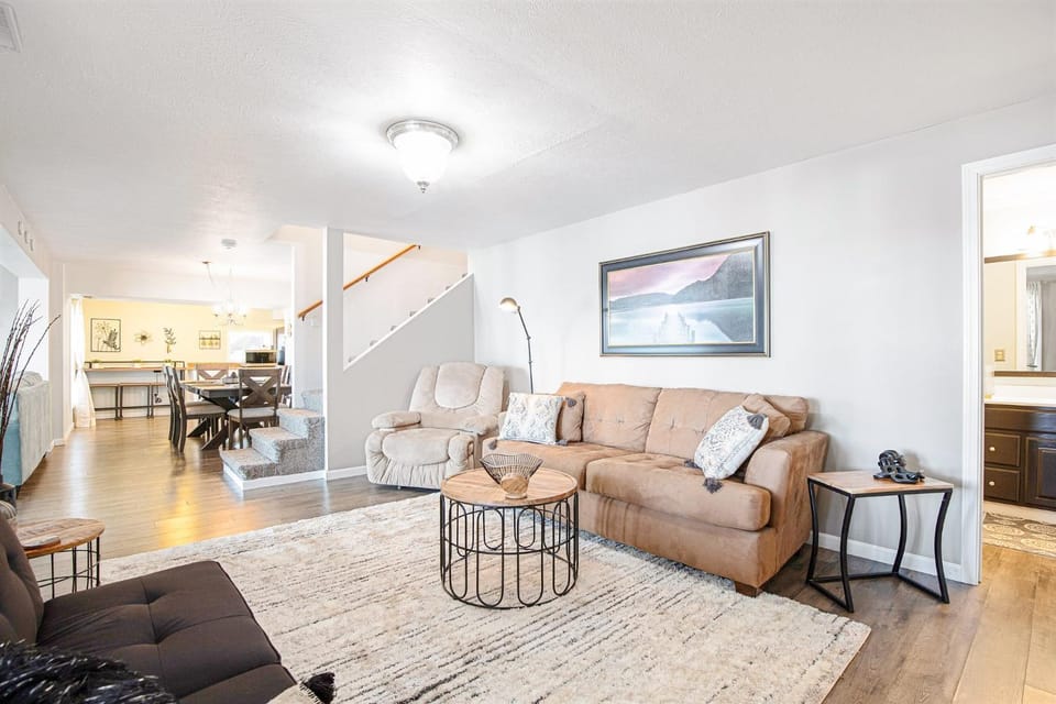 TV and multimedia, Living room, Seating area