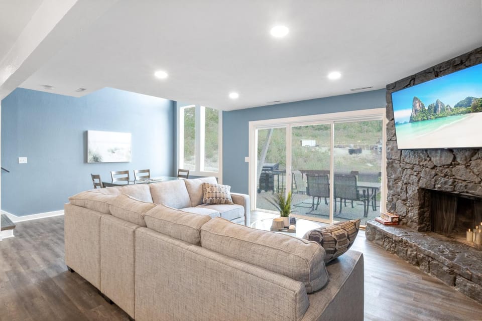 TV and multimedia, Living room, Seating area