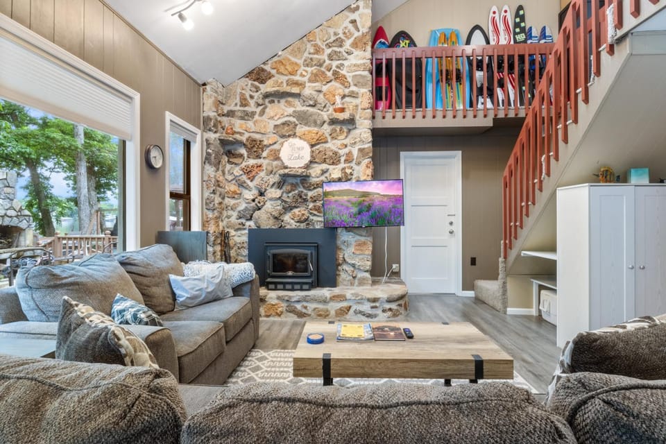 TV and multimedia, Living room, Seating area