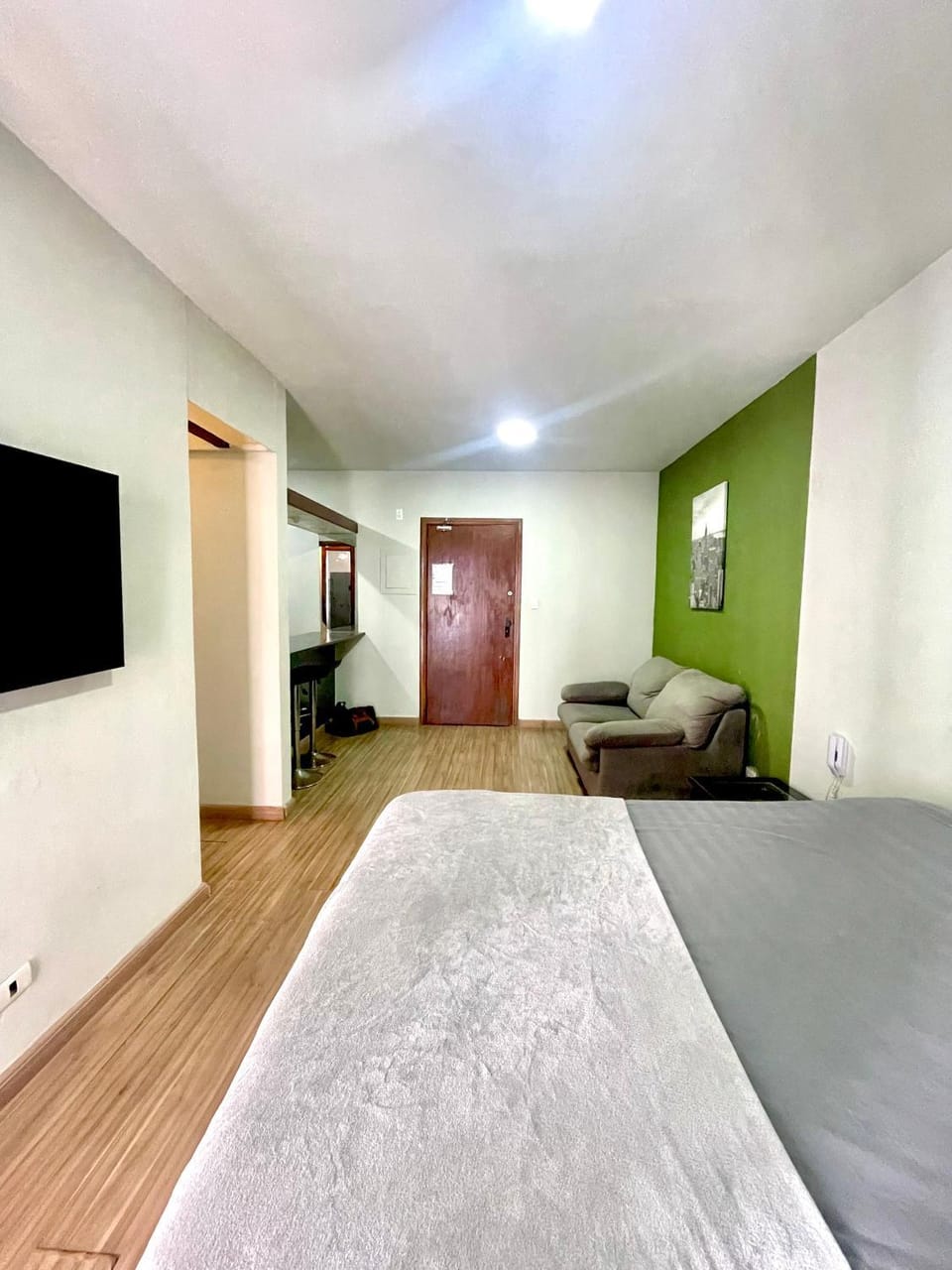 TV and multimedia, Photo of the whole room, Bedroom