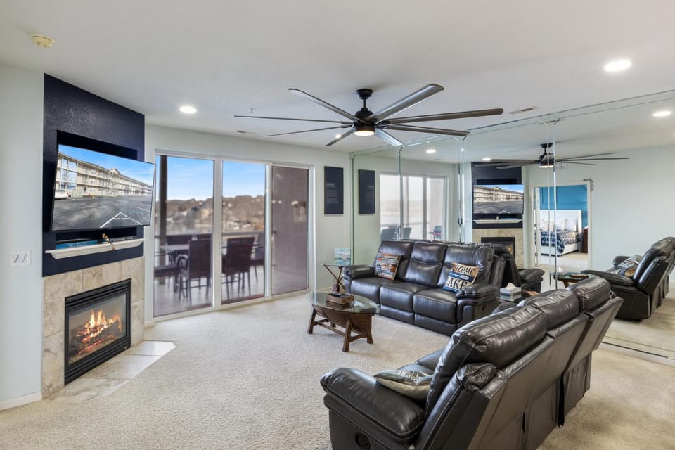 TV and multimedia, Living room, Seating area