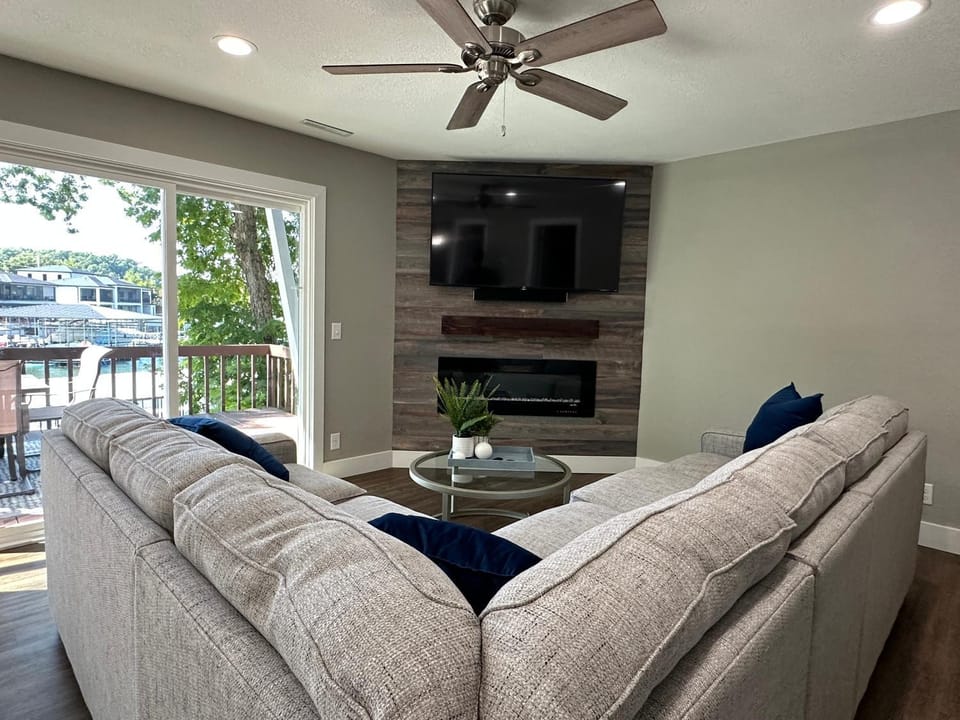 Living room, Seating area, fireplace