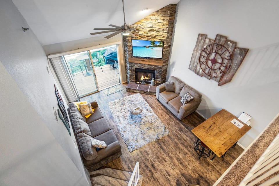 TV and multimedia, Living room, Seating area