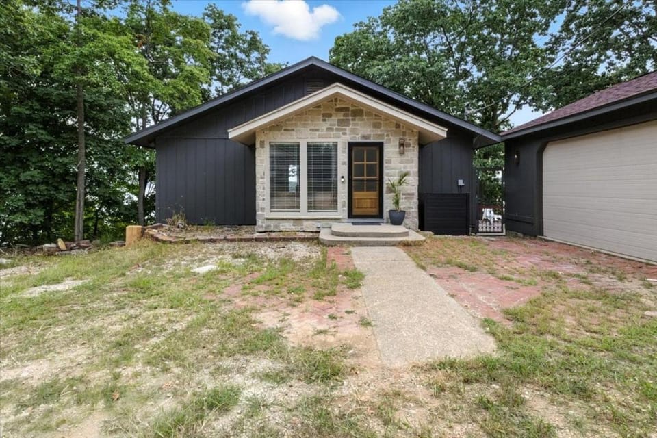 Property building, Day