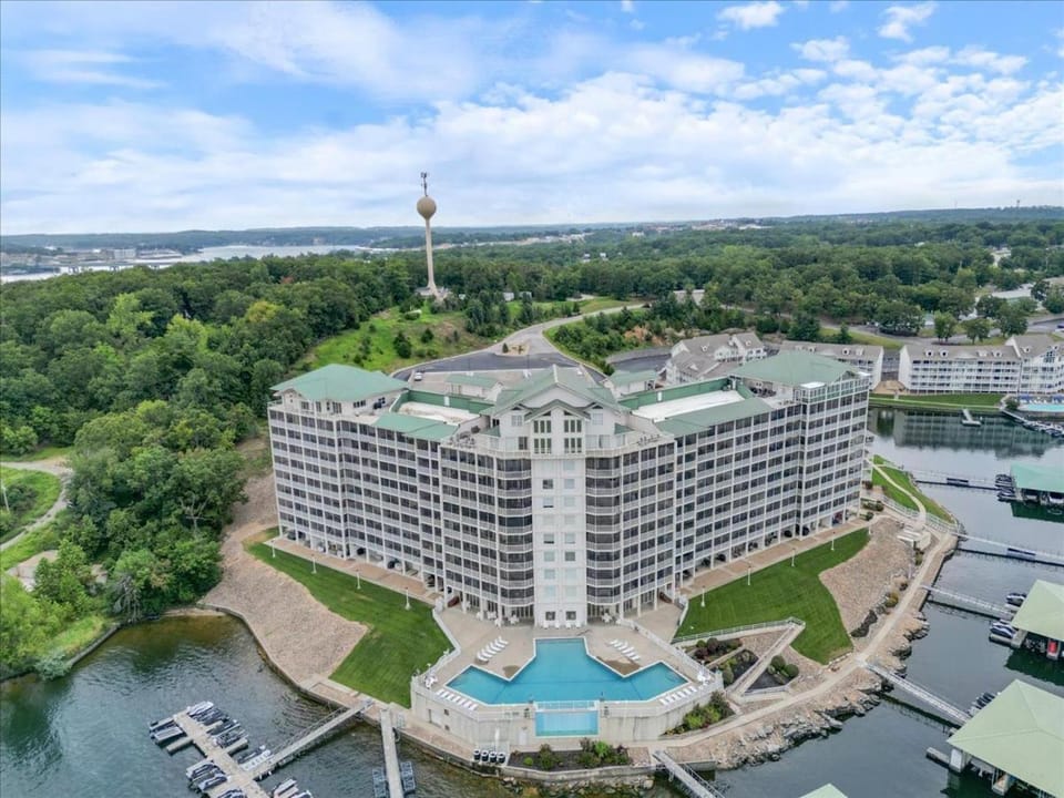 Property building, Day, Bird's eye view, Swimming pool