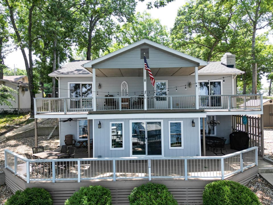 Property building, Day, Garden