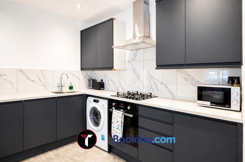Kitchen or kitchenette, kitchen, kitchen