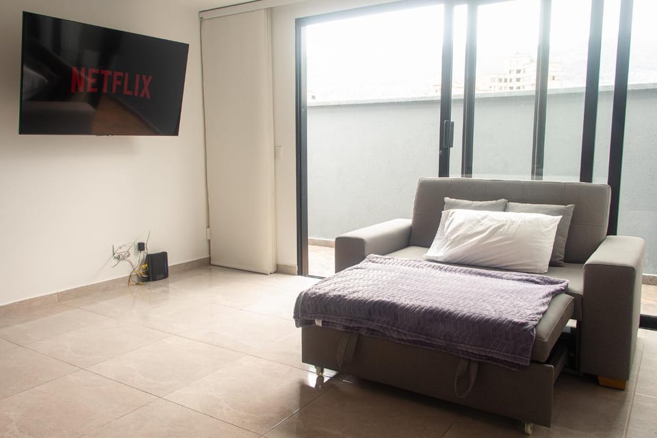 TV and multimedia, Living room, Photo of the whole room, Seating area
