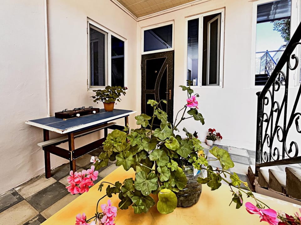 Property building, Patio, Day, Garden, View (from property/room), Balcony/Terrace, Dining area, Garden view