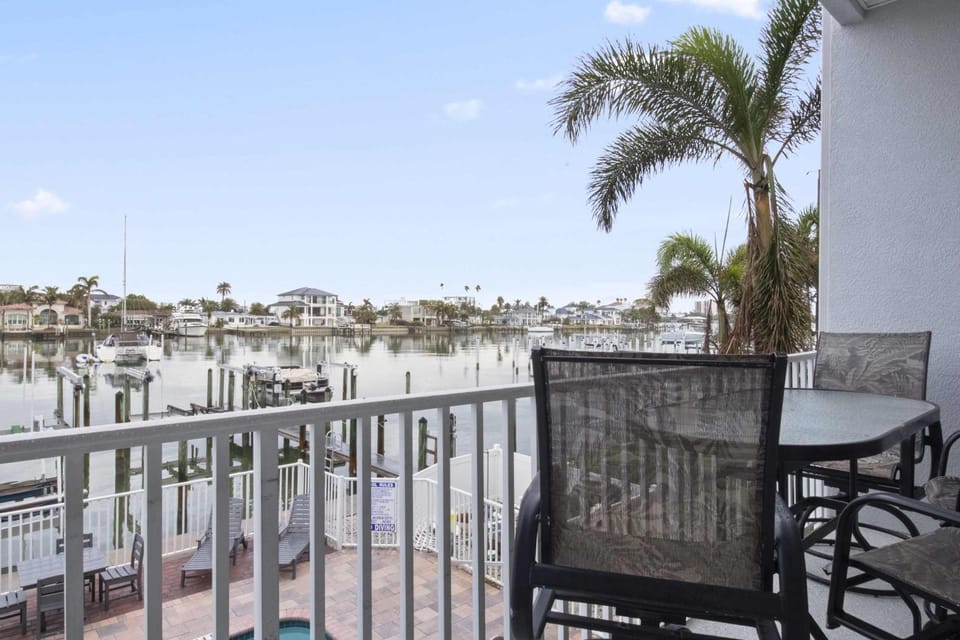 Clearwater Beach Townhouse with Rooftop Patio House in Clearwater Beach