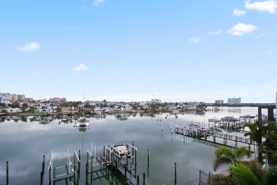 Clearwater Beach Townhouse with Rooftop Patio House in Clearwater Beach