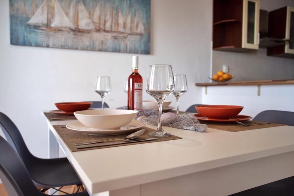 Meerblick Apartment mit großer Sonnenterrasse für 6 Personen Apartment in Split-Dalmatia County