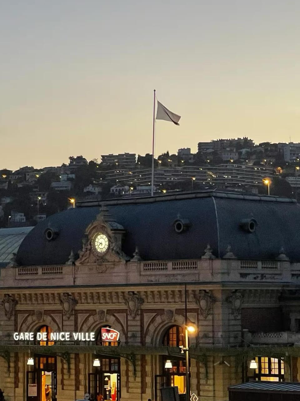 Jolie studio Apartment in Nice